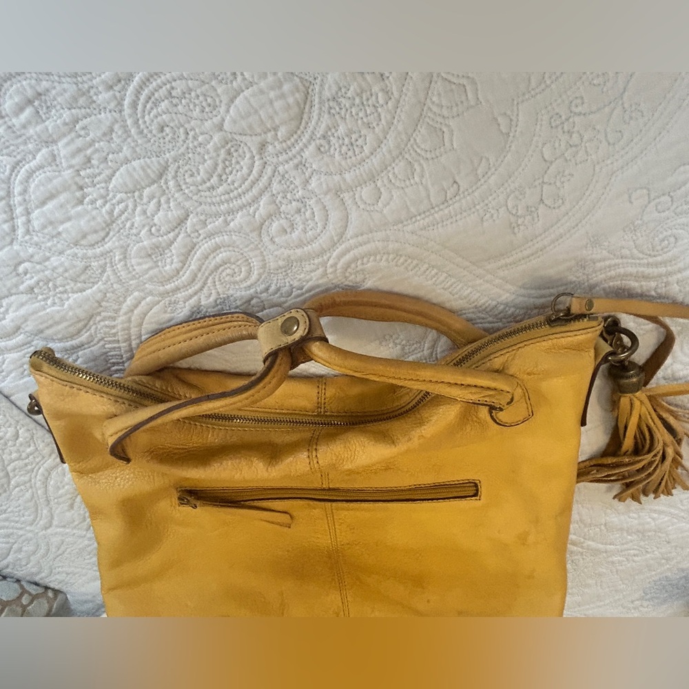 Well loved Lucky Brand 100% leather boho bag.  Large!  Yellow/distressed - Picture 7 of 15